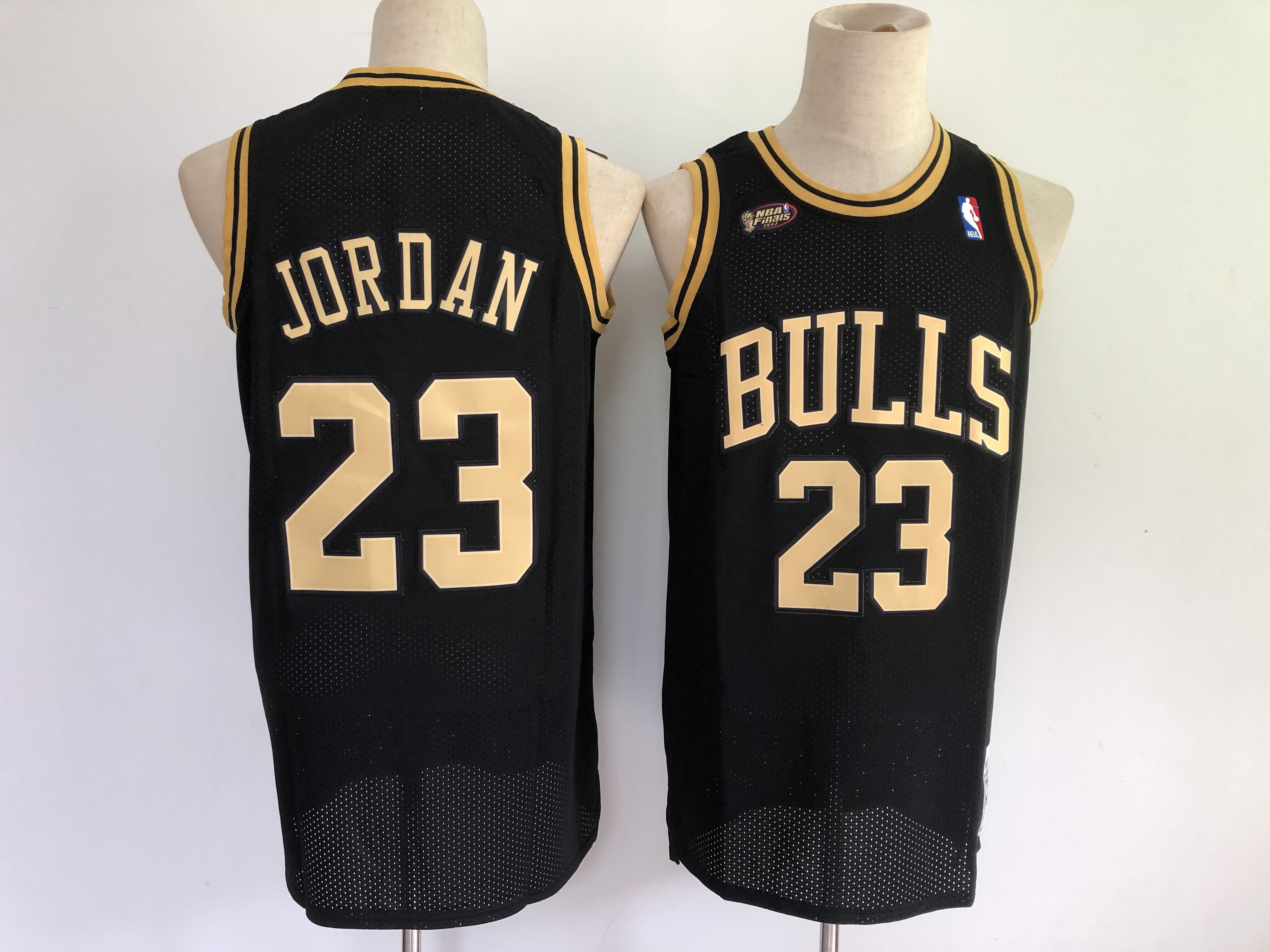 Men Chicago Bulls #23 Jordan Black gold Throwback 2021 NBA Jersey->chicago bulls->NBA Jersey